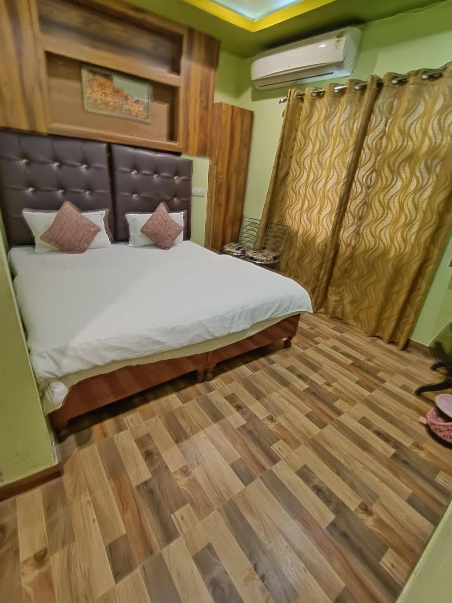 Hotel Picasso Varanasi Prime Location Exterior foto