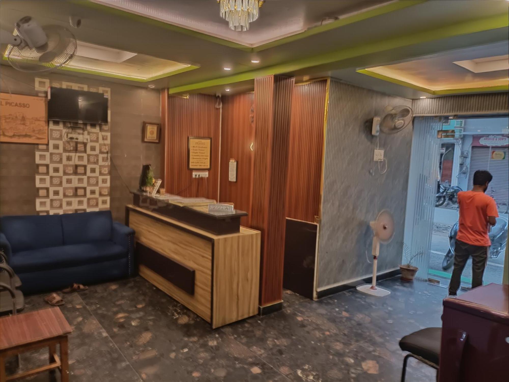Hotel Picasso Varanasi Prime Location Exterior foto